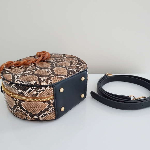 Snake Print Circle Crossbody Purse - Picture 7 of 8